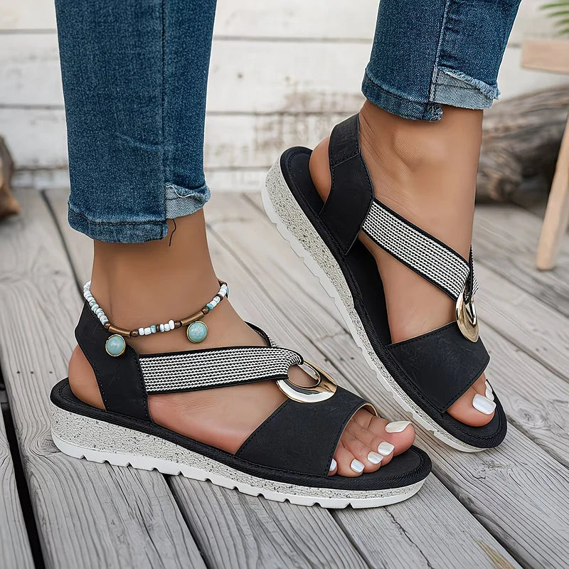 Women's Flat Sandals With Metal Buckle