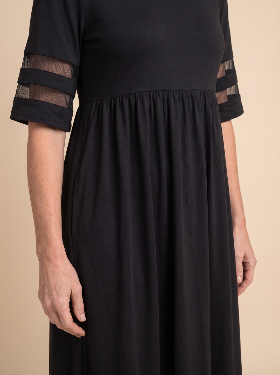 Diane™ – Flattering Tummy-Smoothing Midi Dress