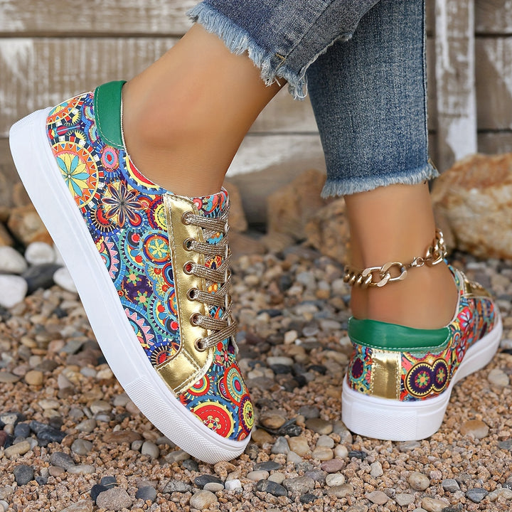 Women's Round Toe Low-Top Sneakers