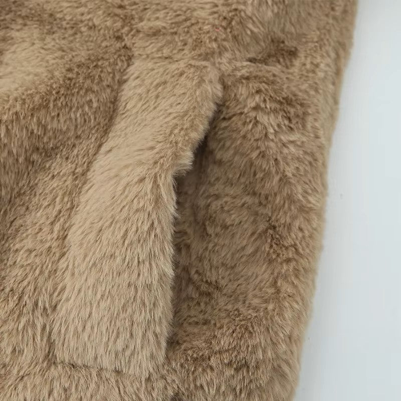 Guadalupe  | Long faux fur coat