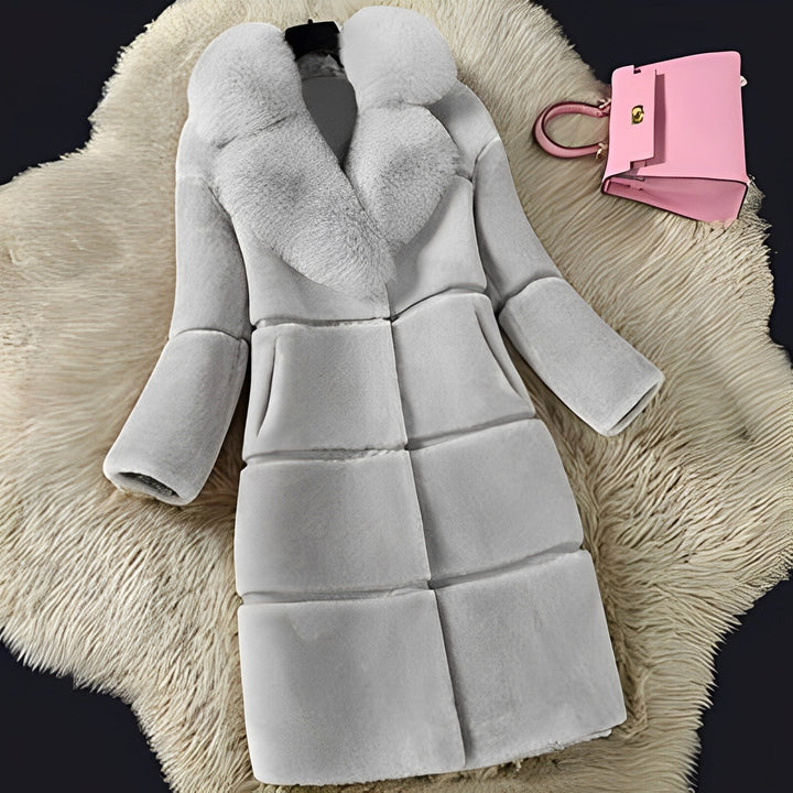 Zahira | Simple and stylish winter coat