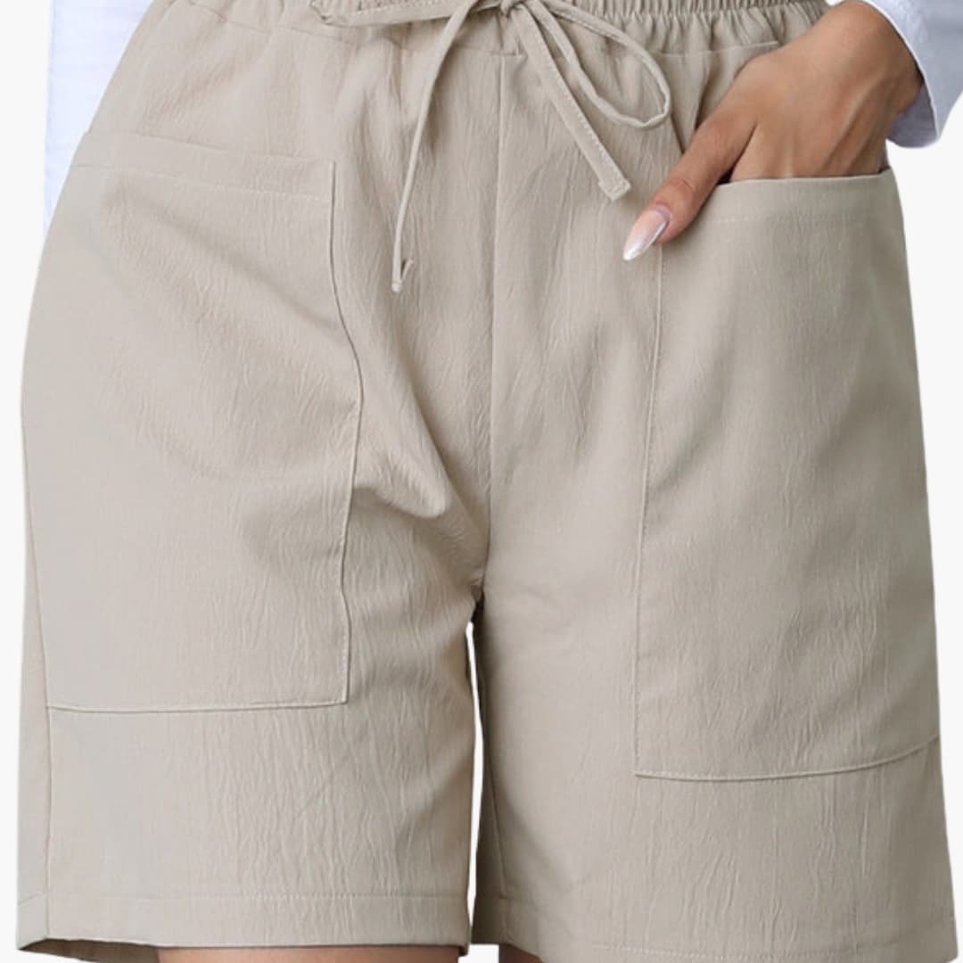 Women's High-Waisted Shorts with Wide Legs and Pockets