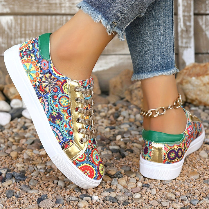 Women's Round Toe Low-Top Sneakers