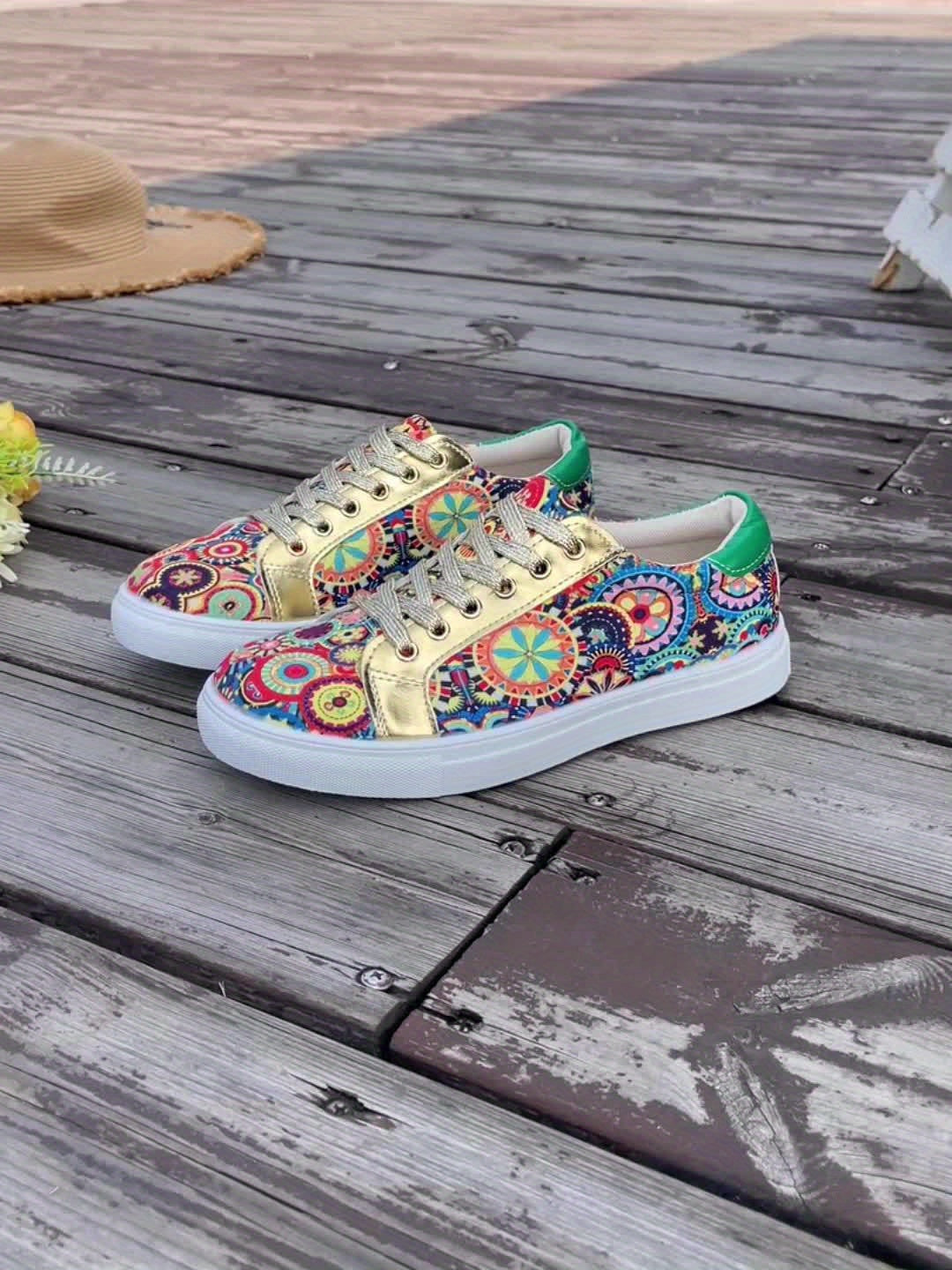 Women's Round Toe Low-Top Sneakers