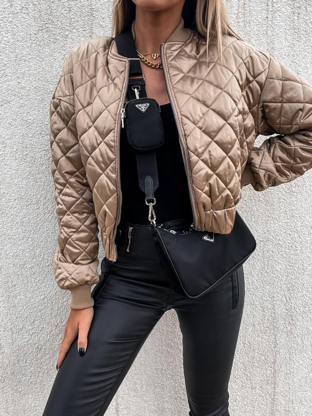 Women's quilted bomber jacket for casual style