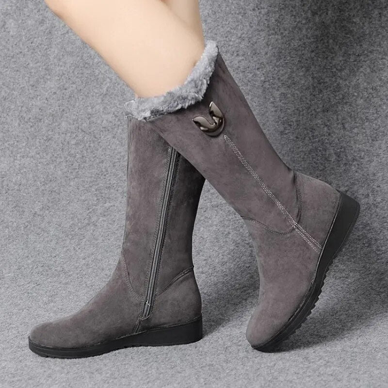Elegant flat women's boots for casual outings and winter wear