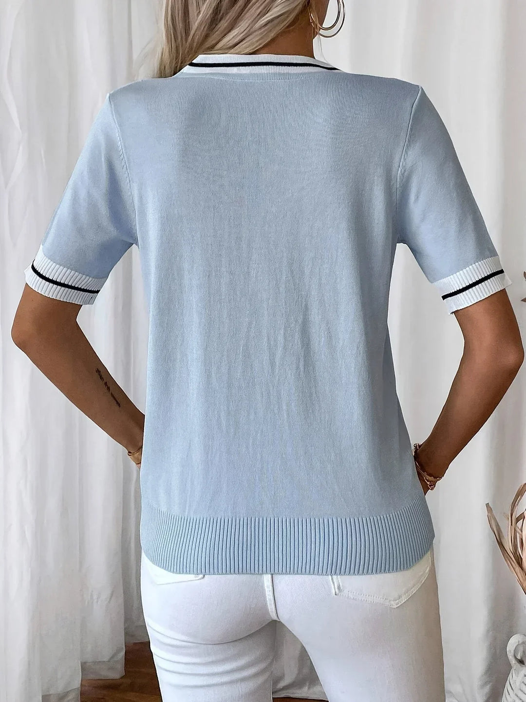 CLAUDE - COZY ELEGANCE V-NECK TOP