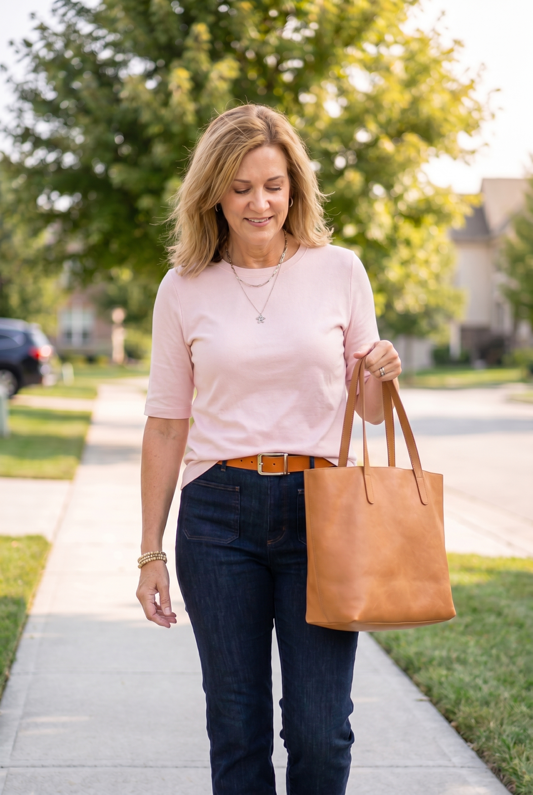 Emma - Cozy Minimalist Half-sleeve 100% Cotton T-shirt