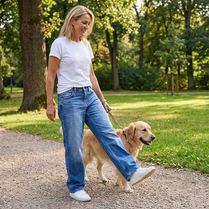 Effortlessly stylish, loose-fitting jeans with wide legs