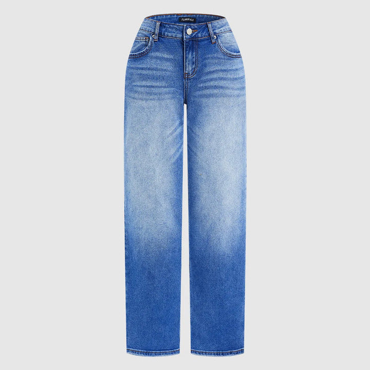 Effortlessly stylish, loose-fitting jeans with wide legs